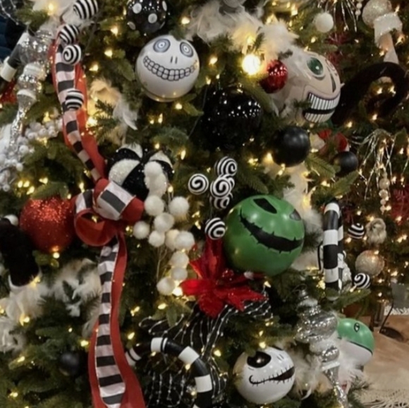 OOGIE BOOGIE The Nightmare Before Keepsake Christmas Tree Ornament - Picture 3 of 13